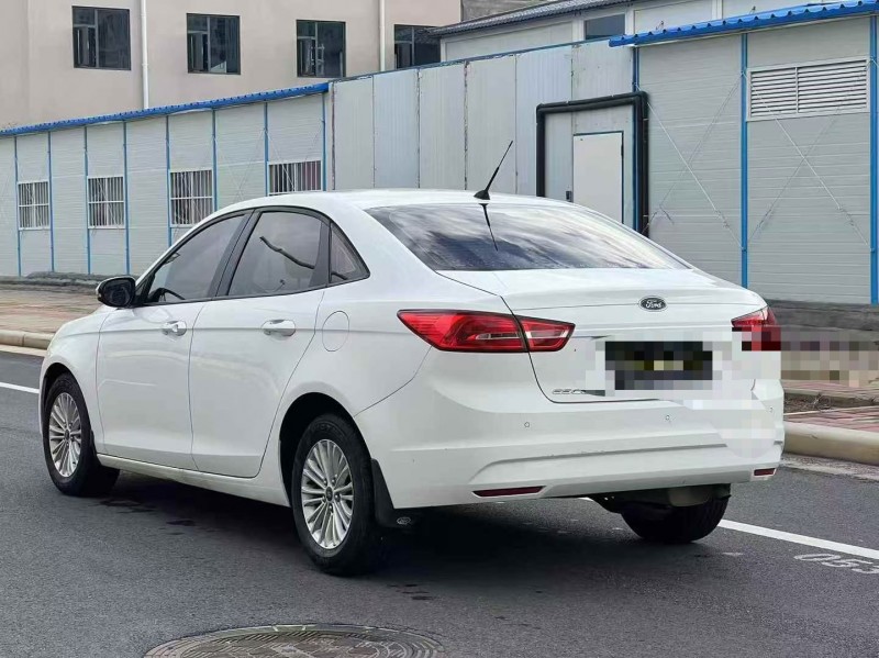 鄭州17年福特福睿斯8