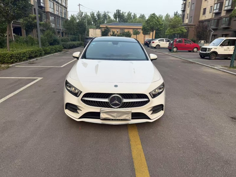 徐州19年奔驰A1