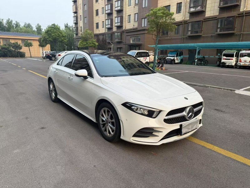 徐州19年奔驰A3