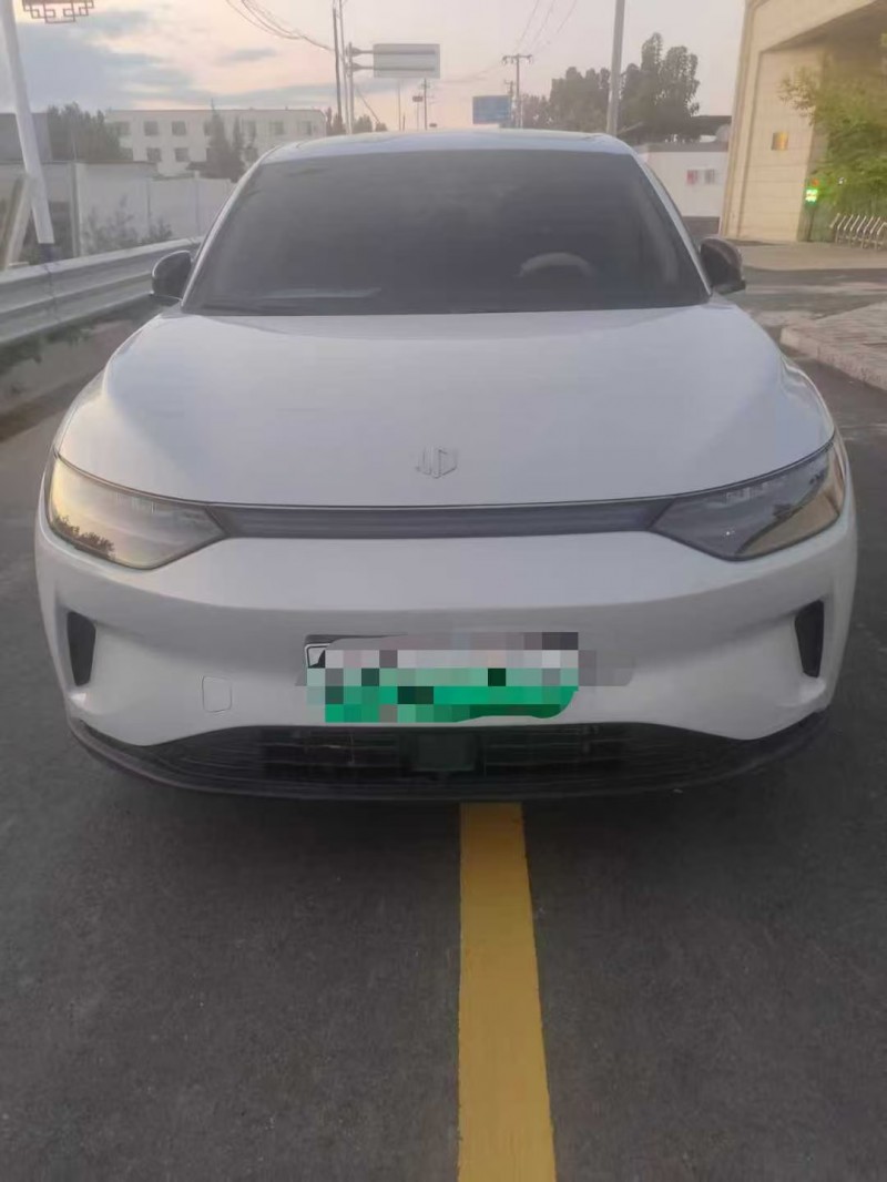 石家莊24年零跑汽車C111