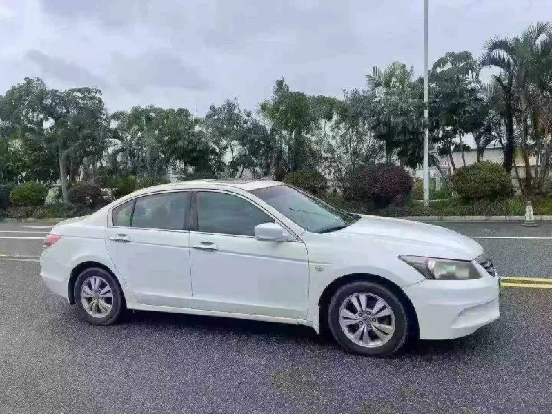 深圳12年本田雅阁2