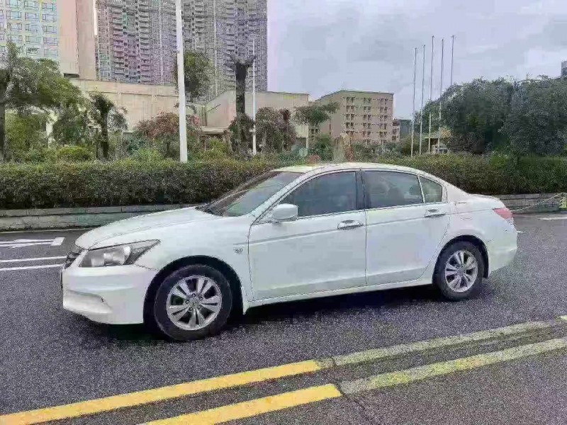 深圳12年本田雅阁3