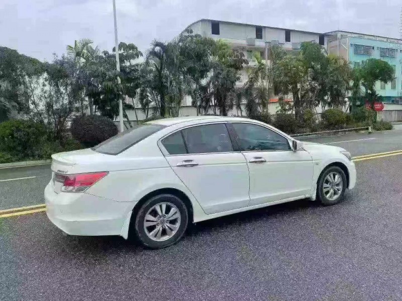 深圳12年本田雅阁7