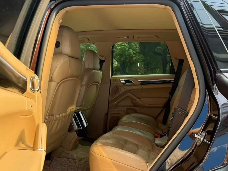 深圳17年保時捷卡宴6