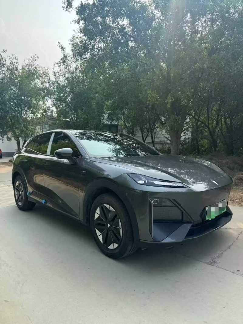 青島25年長安汽車深藍1