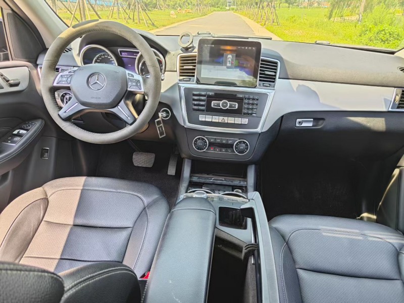 淄博15年奔驰ML8