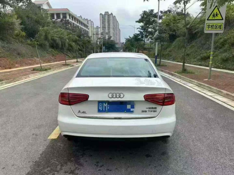 南宁13年奥迪A4L9