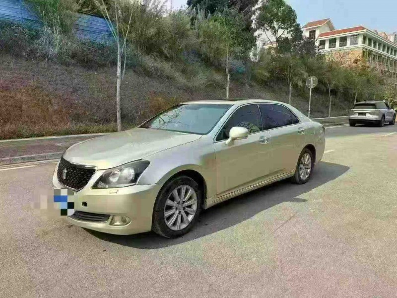 南宁12年丰田皇冠3