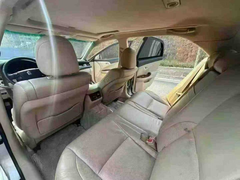 南宁12年丰田皇冠6