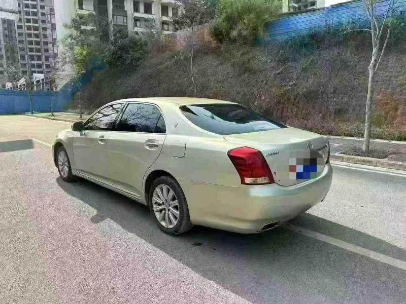 南宁12年丰田皇冠7