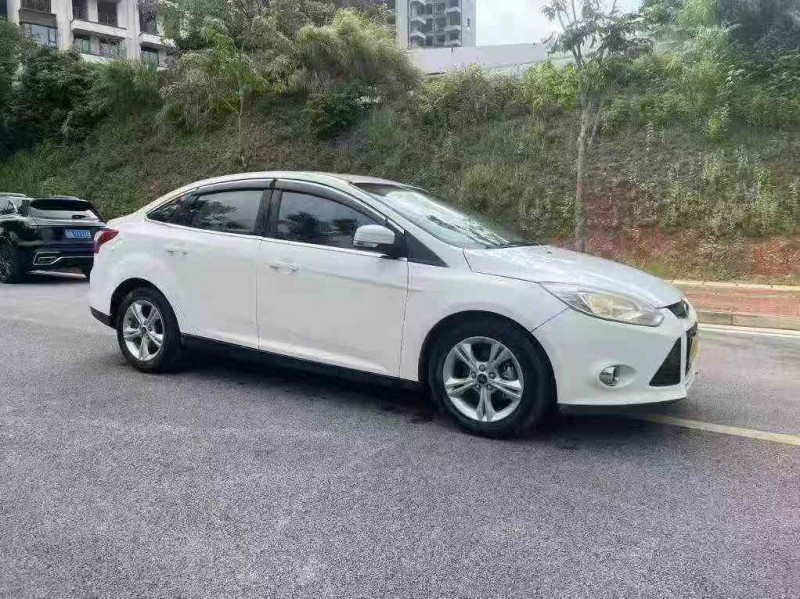 南宁15年福特福克斯2