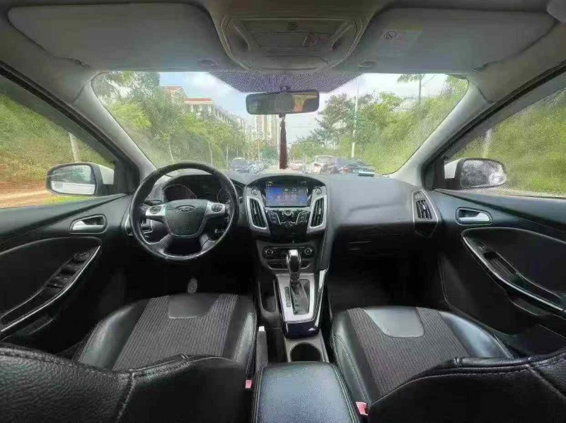 南宁15年福特福克斯5