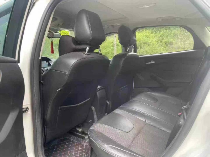 南宁15年福特福克斯6