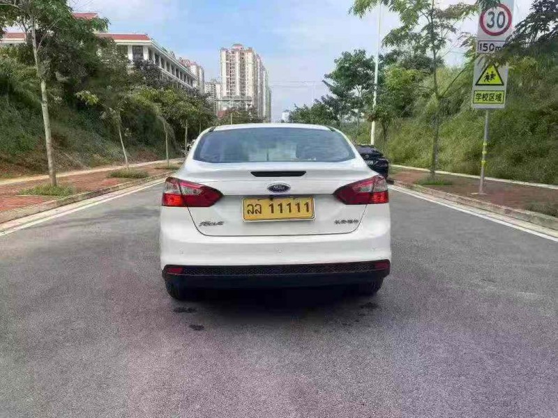 南宁15年福特福克斯9