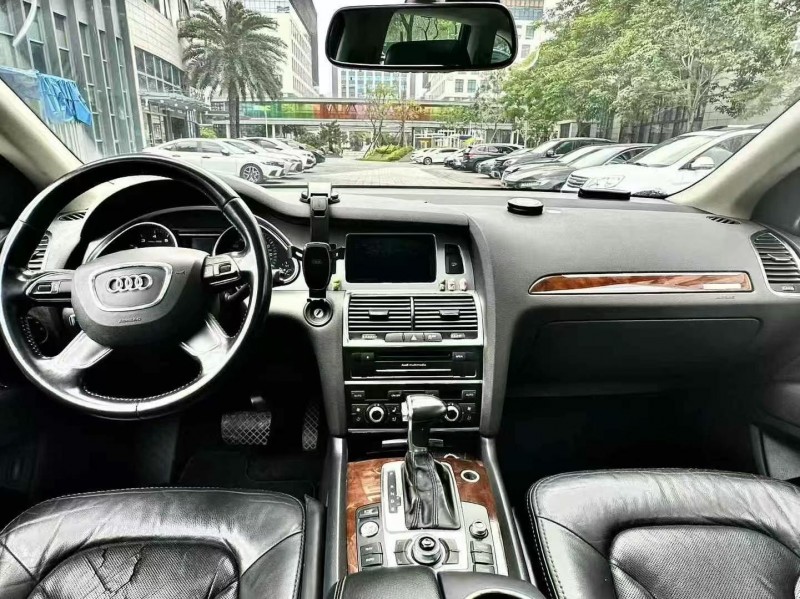 佛山13年奥迪Q76