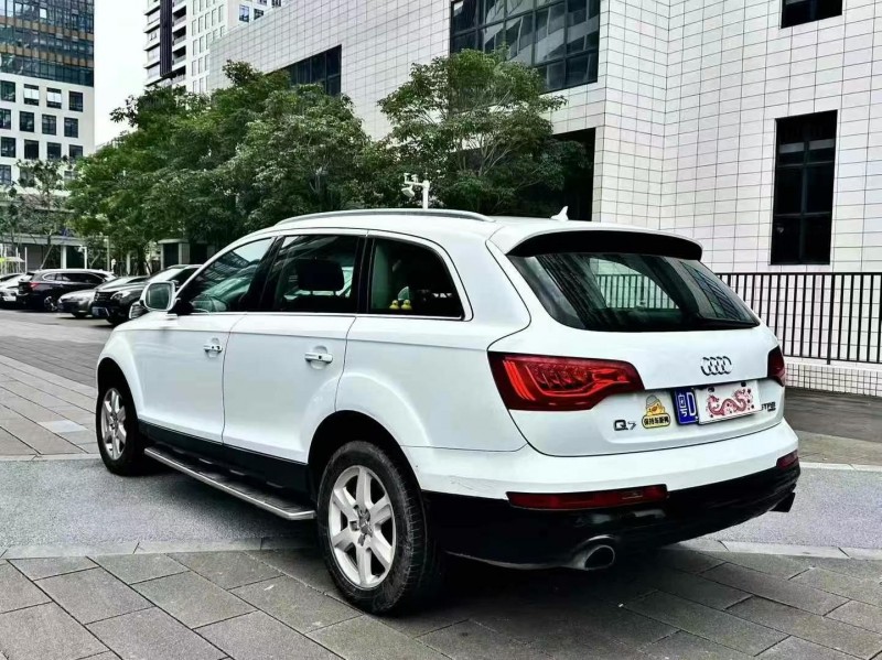 佛山13年奥迪Q78