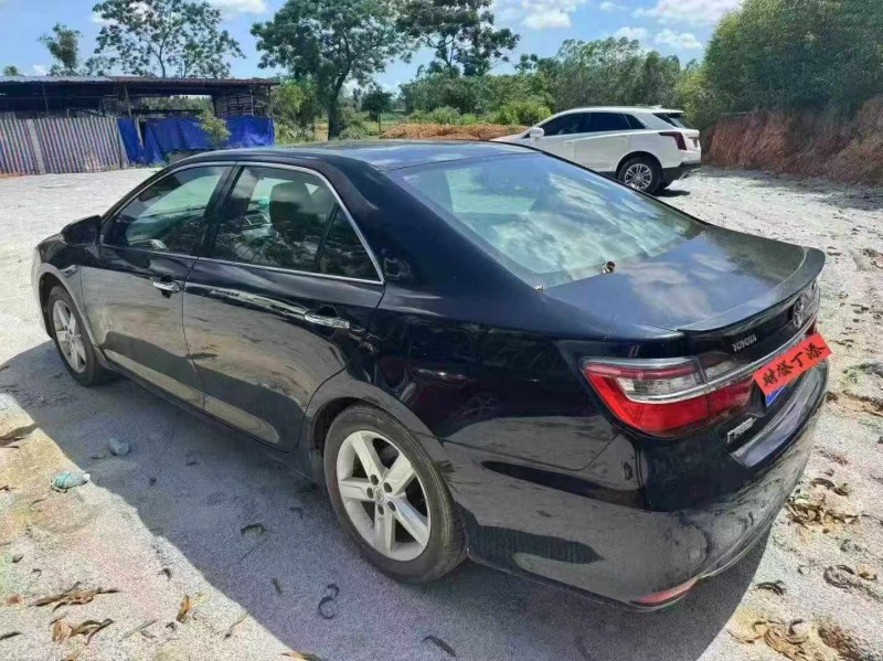 汕頭15年豐田凱美瑞8