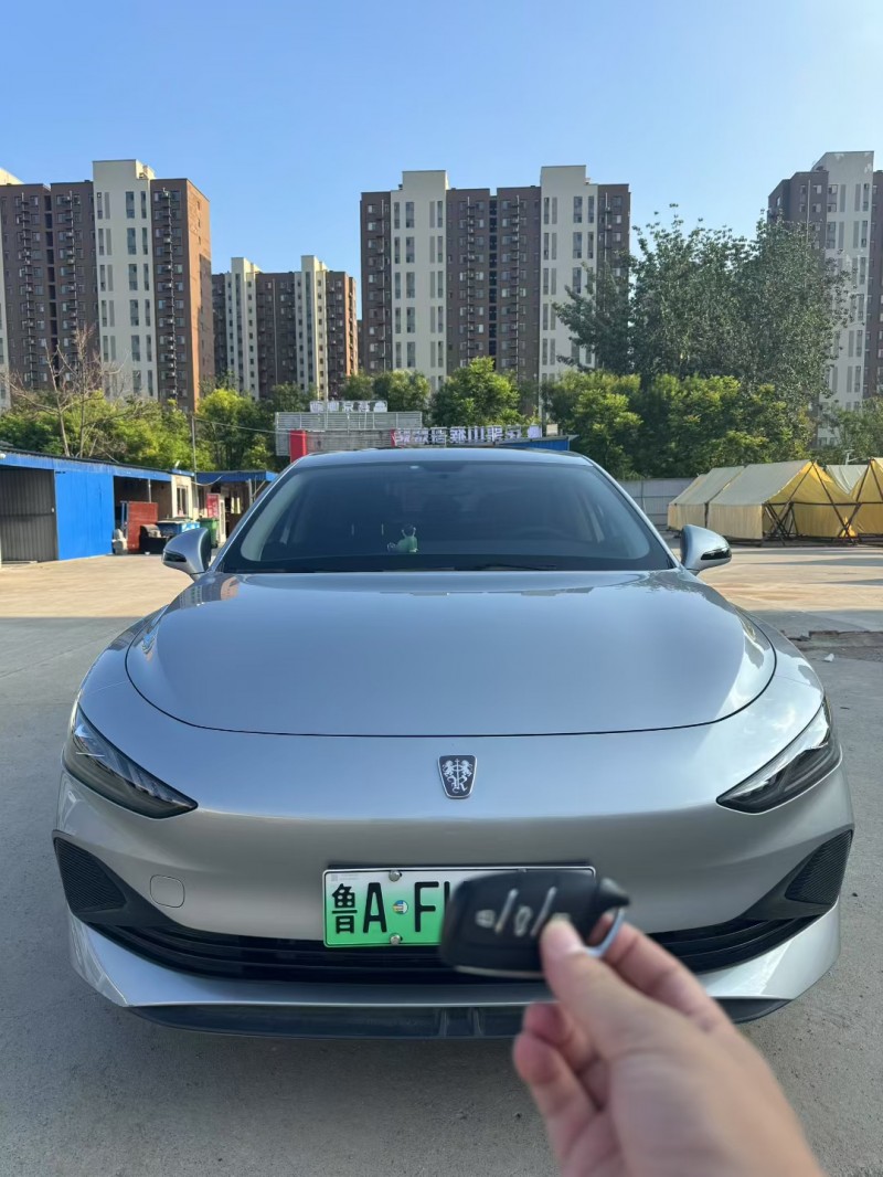 淄博24年榮威D71