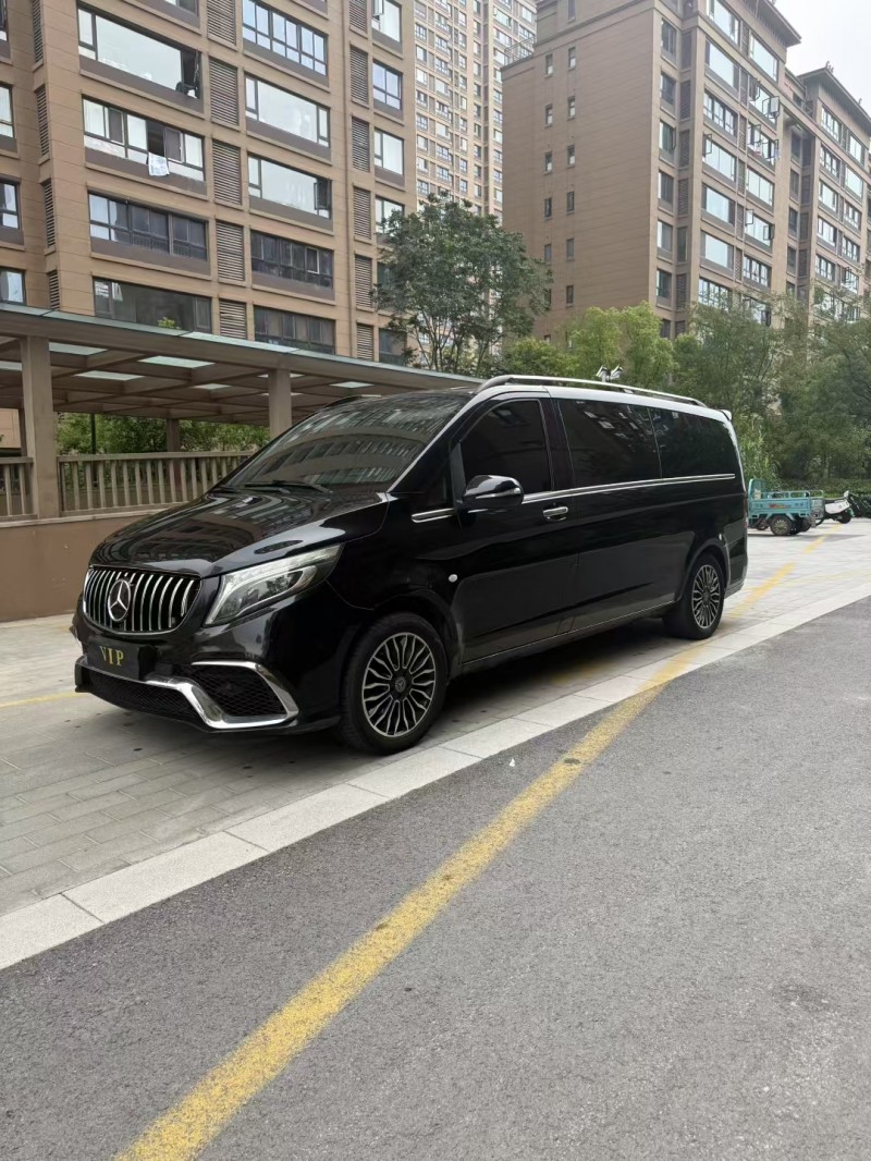 徐州19年奔驰威霆2