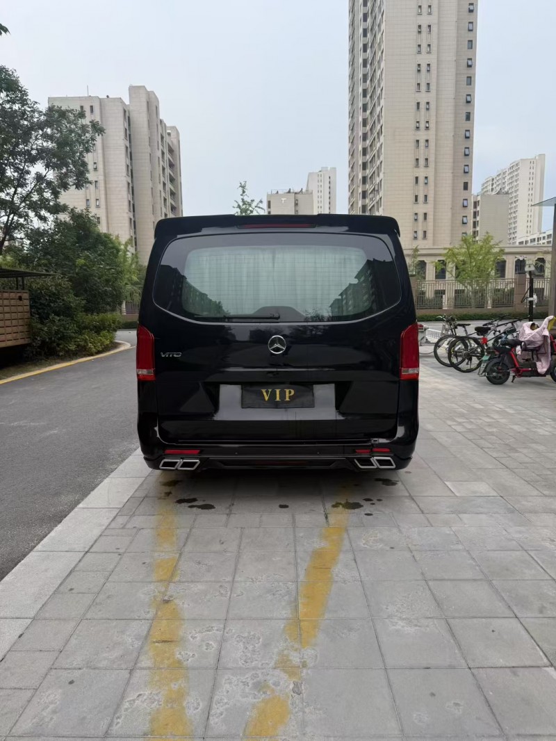 徐州19年奔驰威霆9