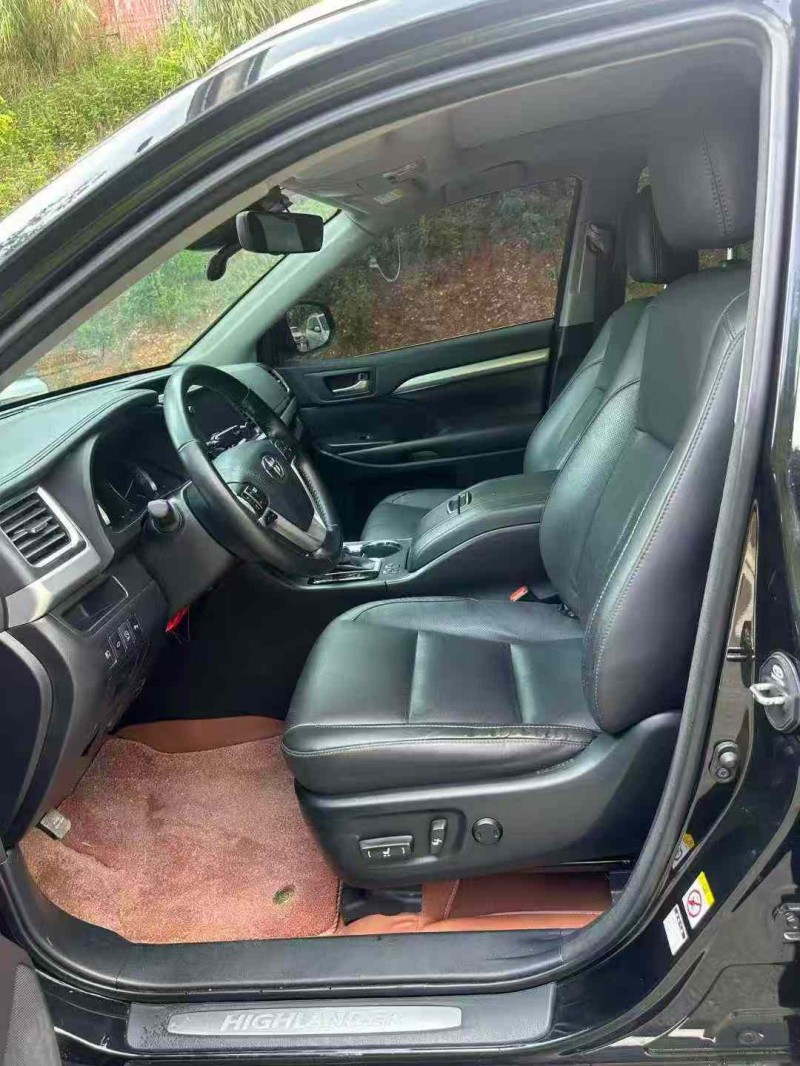 南宁18年丰田汉兰达4