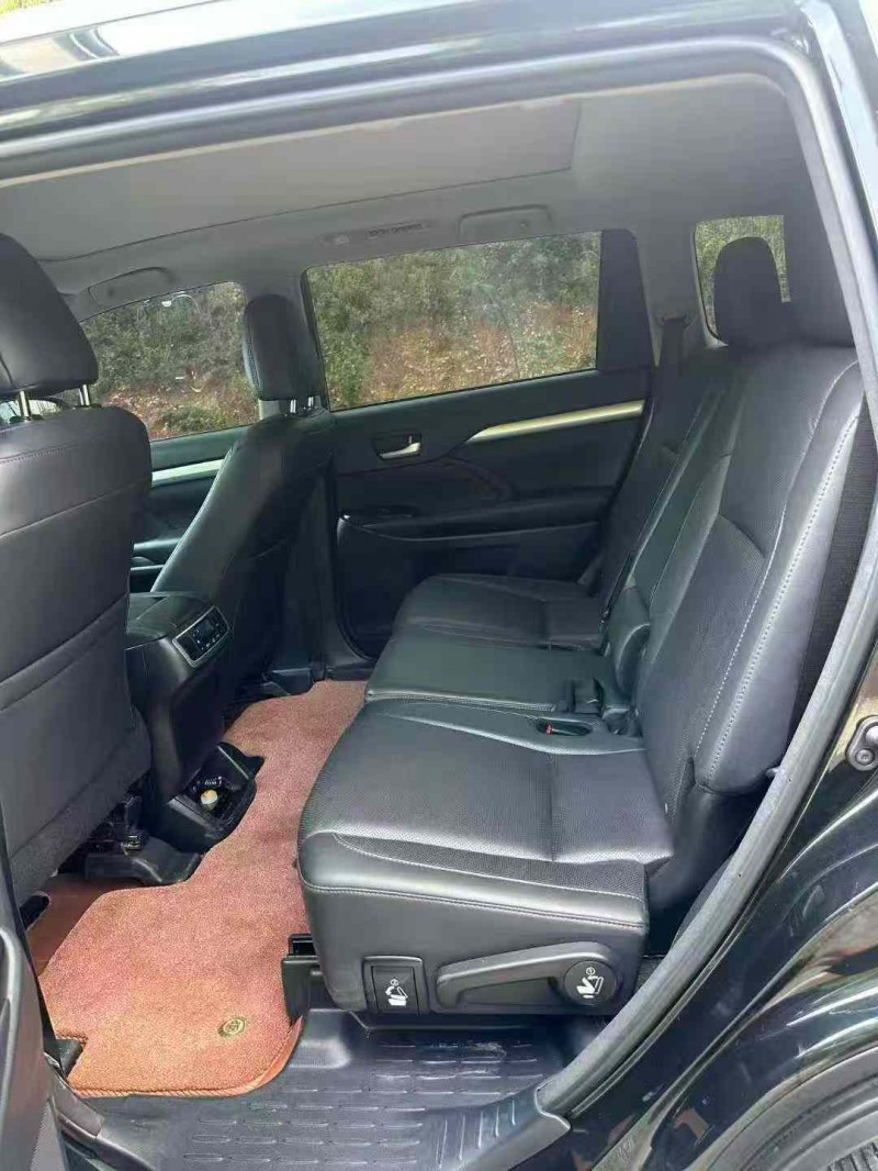 南宁18年丰田汉兰达6