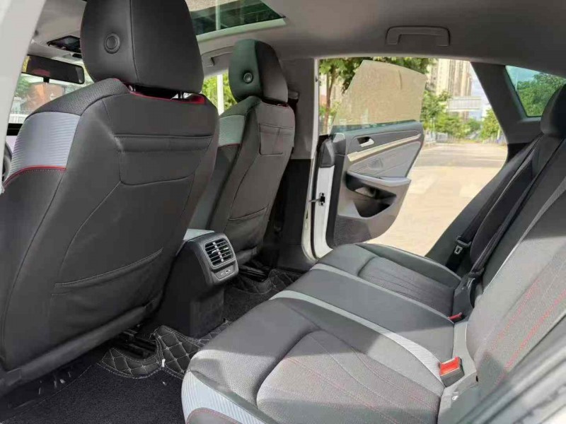 南宁23年大众凌渡6