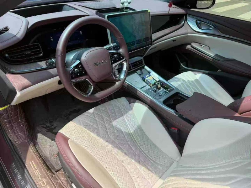 南宁23年比亚迪海豹4