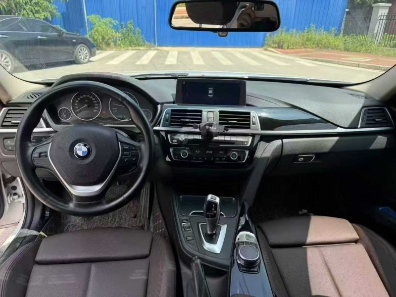 南宁18年宝马3系5