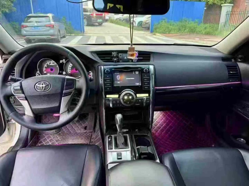 南宁12年丰田锐志5