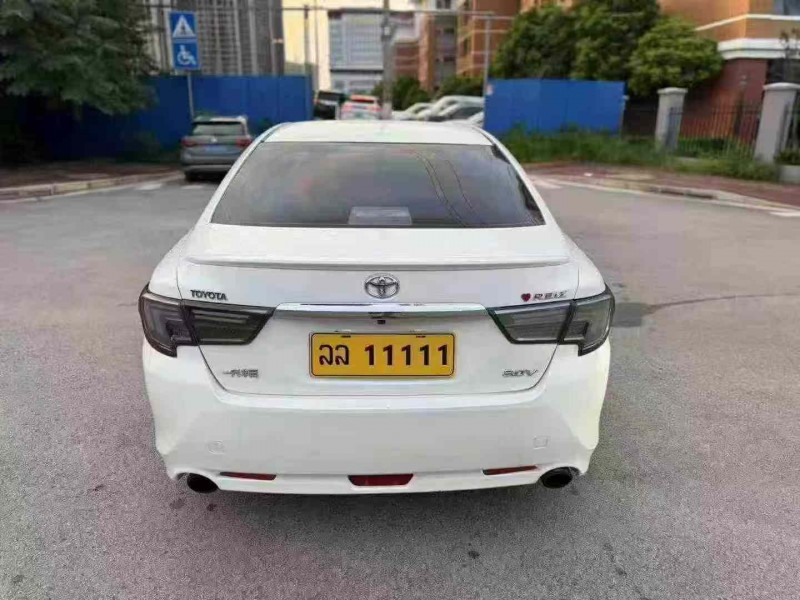 南宁12年丰田锐志9