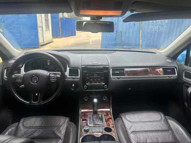 南宁13年大众途锐5