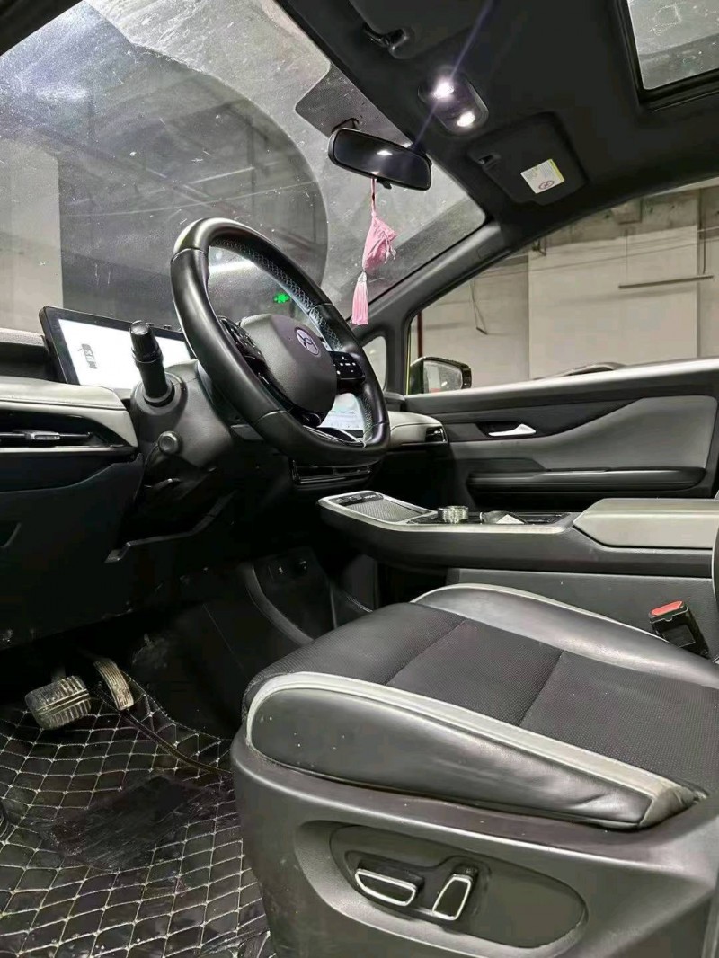 成都22年合创汽车Z033