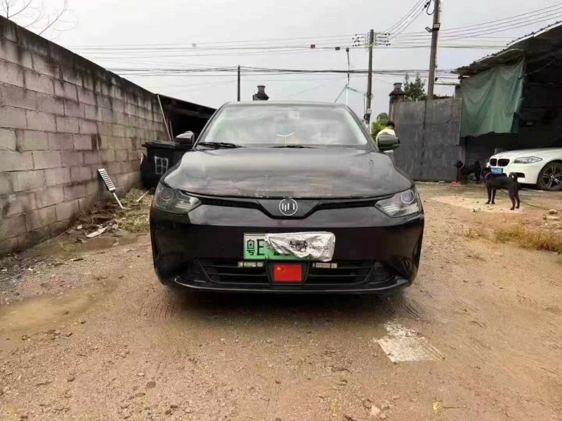 深圳22年威马汽车E51