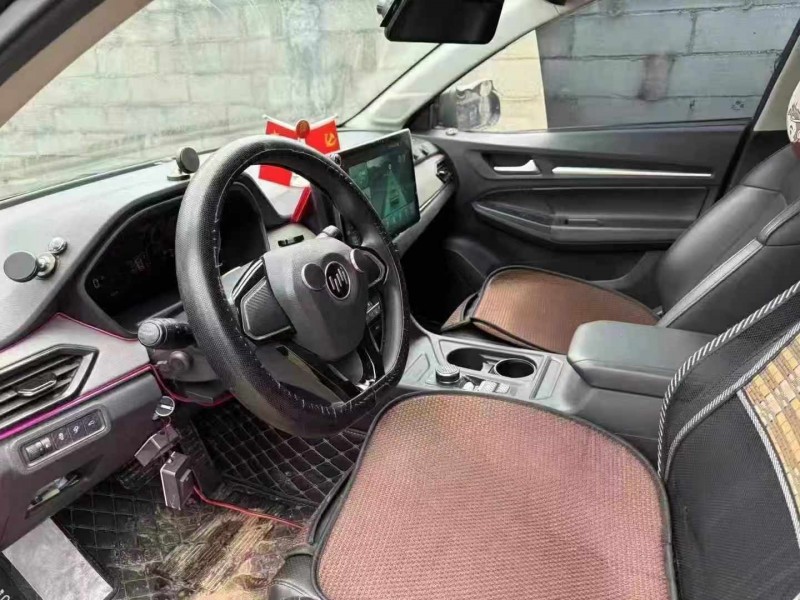 深圳22年威马汽车E55