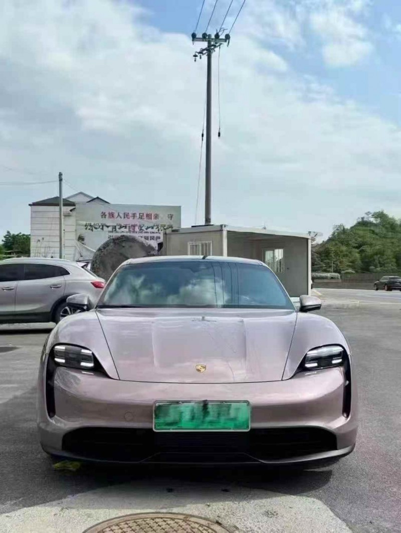 張家界21年保時捷Taycan1