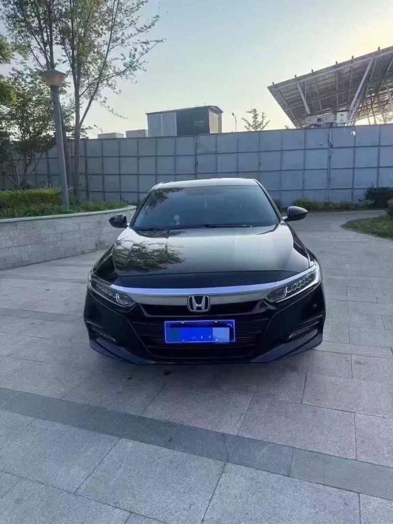 济宁21年本田雅阁1