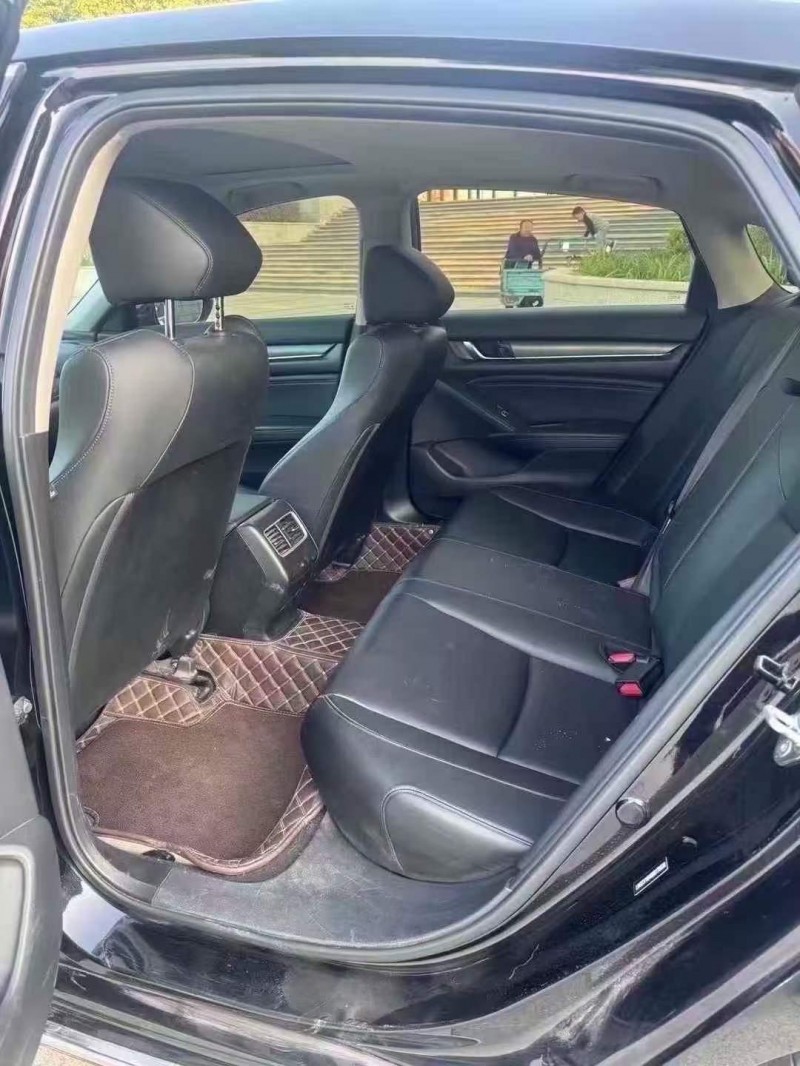 济宁21年本田雅阁6