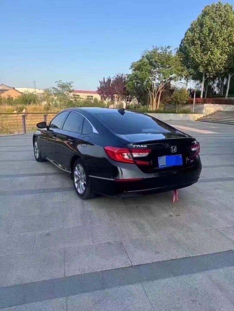 济宁21年本田雅阁8