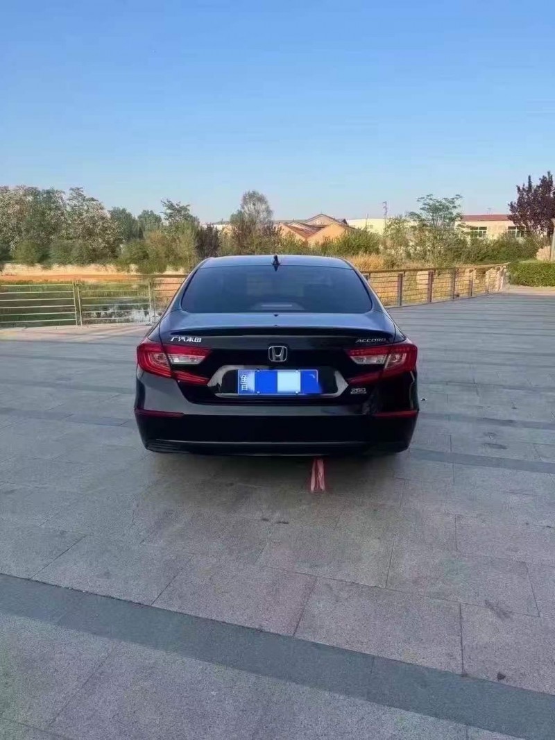 济宁21年本田雅阁9