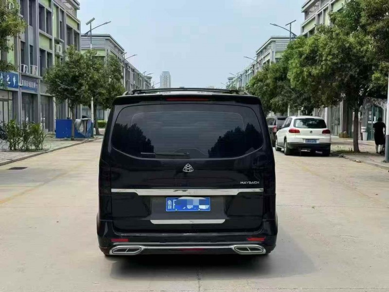 青岛20年奔驰威霆9