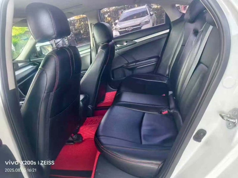 台州16年本田思域3