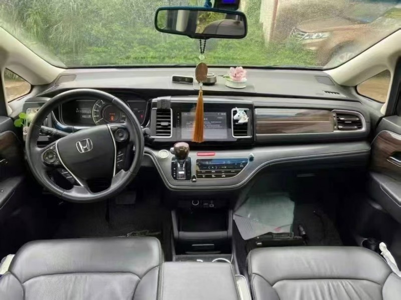 广州17年本田艾力绅4