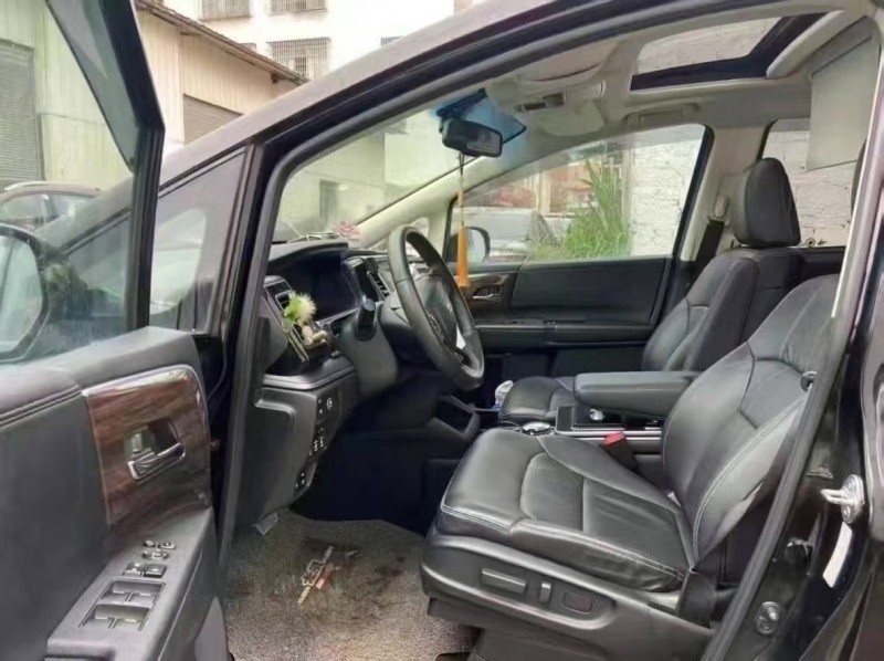 广州17年本田艾力绅5