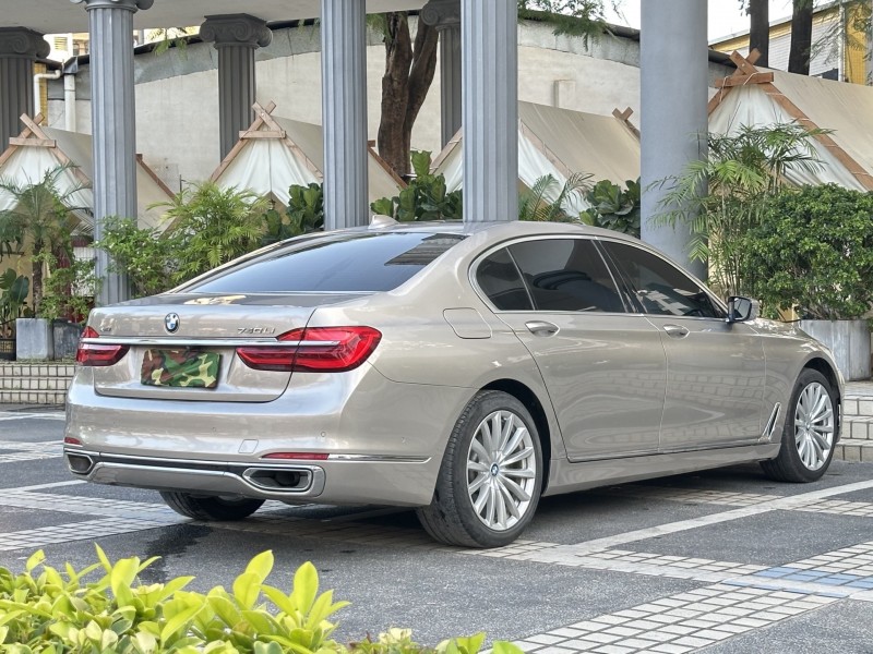 東莞17年寶馬7系8