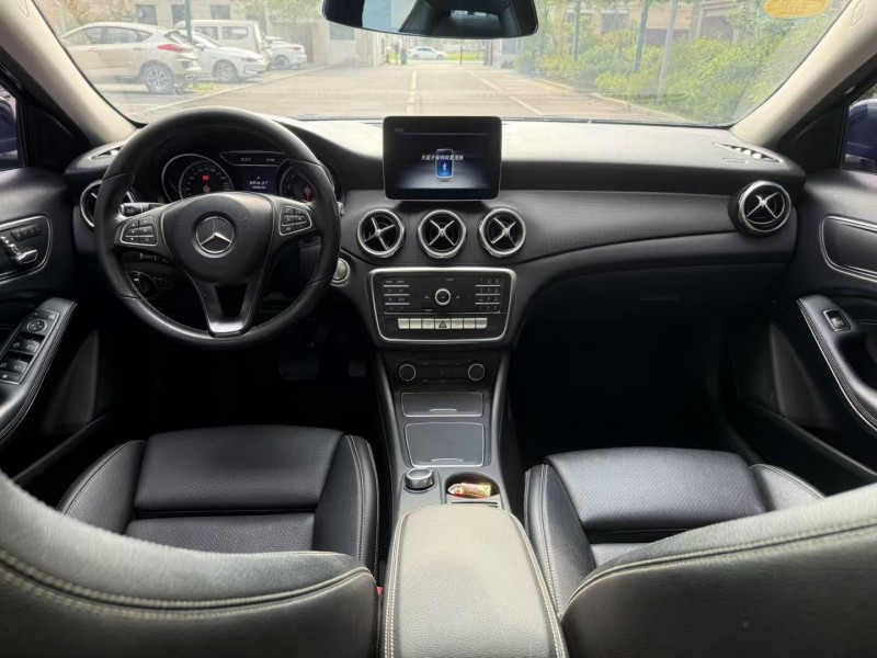 徐州19年奔驰GLA3