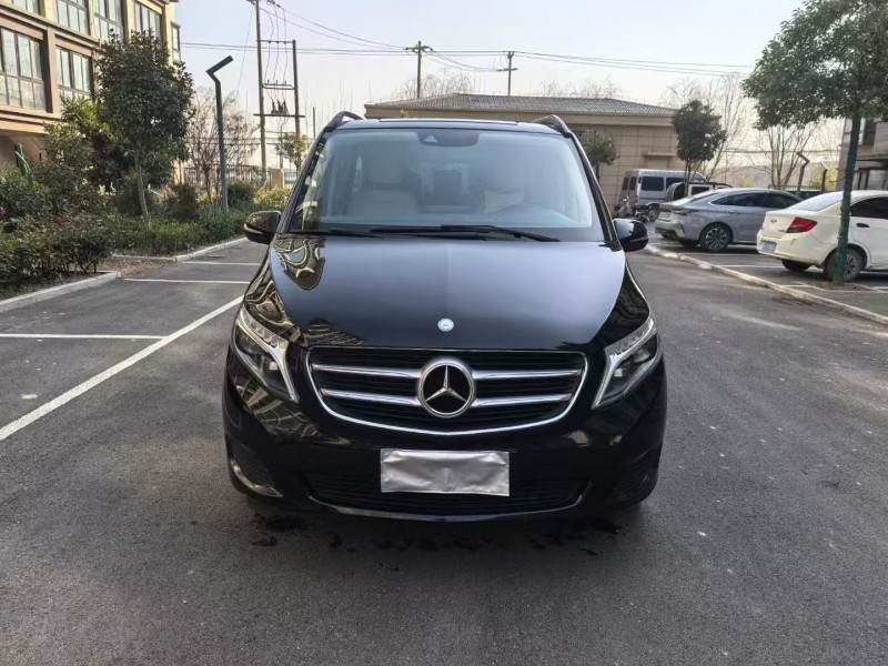 徐州17年奔驰威霆1