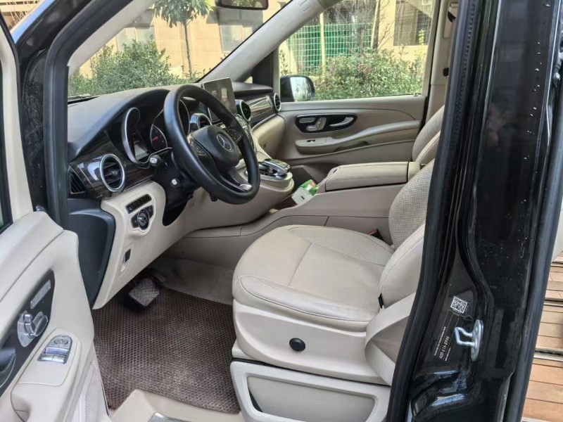 徐州17年奔驰威霆5