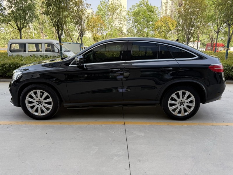 济宁17年奔驰GLE8