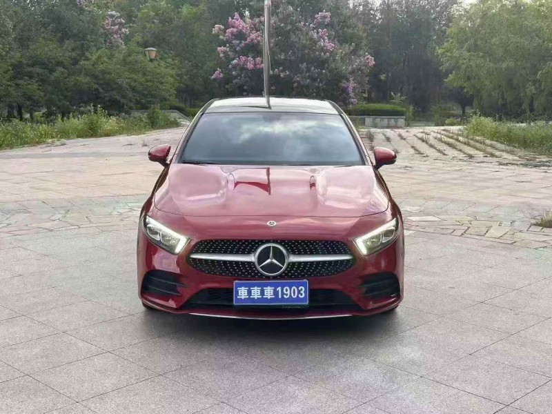 济宁21年奔驰A1